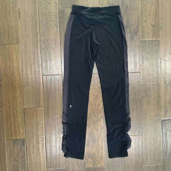 Kids Ivivva Athletica Leggings - Picture 2 of 7